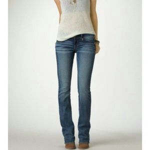 American Eagle Medium Wash Blue Jeans