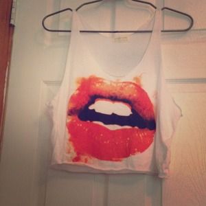 Women's medium crop tank