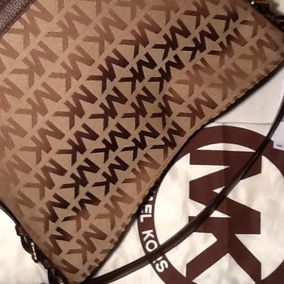 💥SOLD💥Michael Kors Bag - Picture 2 of 4