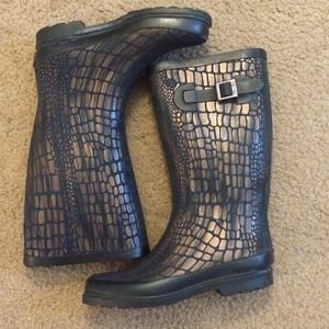 **REDUCED** Black and Gold printed rain boots