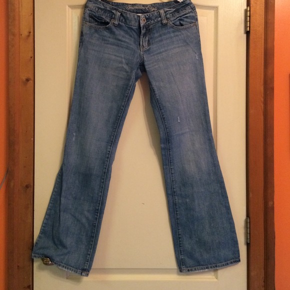 American Eagle Favorite Boyfriend jeans. Size 6