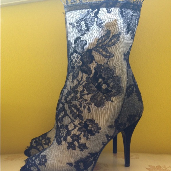 Sexy Giorgio Armani Short Boots - Picture 2 of 4