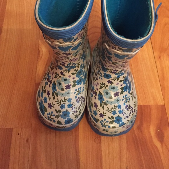 Toddler Blue flower rain boots