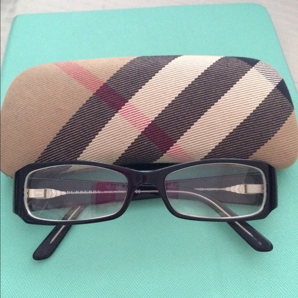 Burberry eyeglass frames👓