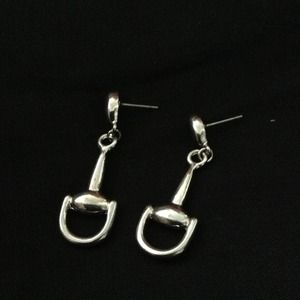 Horsebit silver earrings