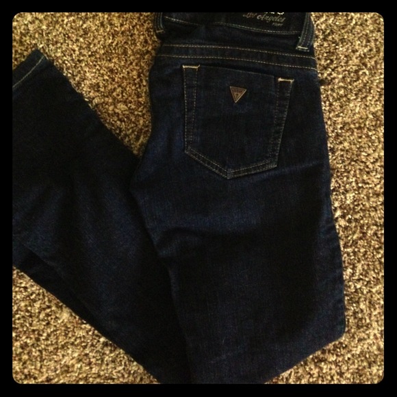 Guess jeans 🎉🎉free gift with any purchase 🎉🎉🎉