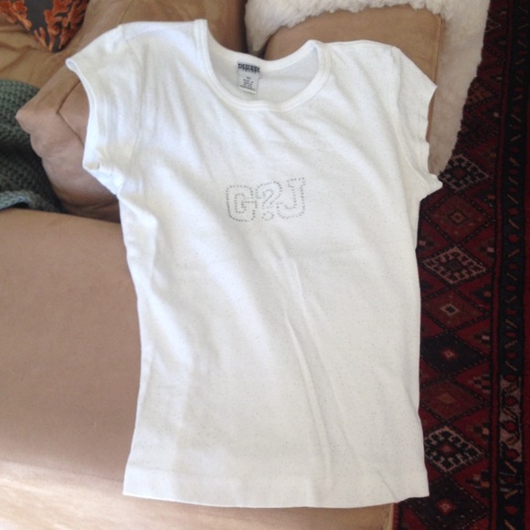 Guess T Shirt Size M fitted more like size S