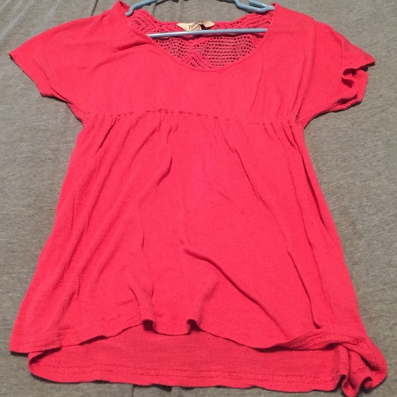 Coral designed back shirt