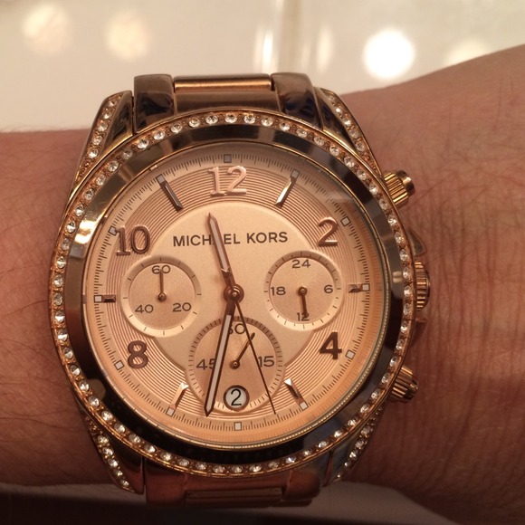 Michael Kors Jewelry - Bundled Michael Kors Runway Rose gold watch