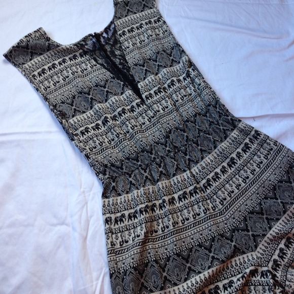 Urban Outfitters romper - Picture 4 of 4