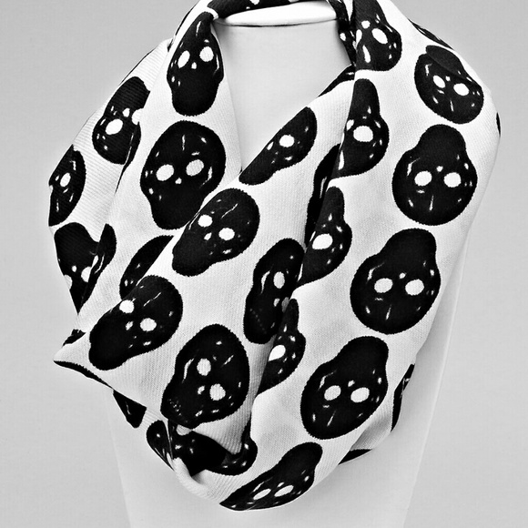 Boutique Accessories - Skull Pattern Printed Infinity Scarf