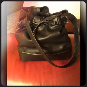 Zara Bucket Bag- PRICE JUST DROPPED! ⬇️