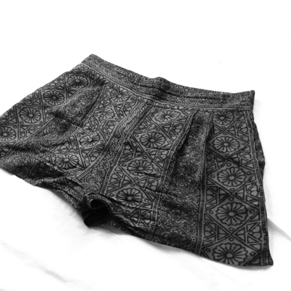 Urban Outfitters Ecoté high-waisted shorts