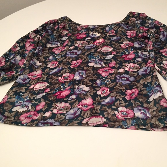 Button Up Low Open Back Boutique Blouse - Picture 2 of 3