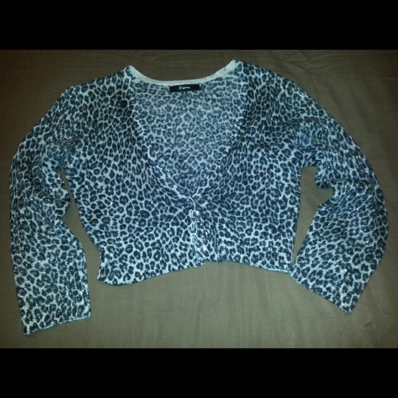 Short cardigan