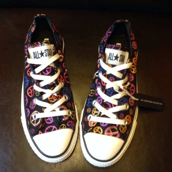 NOT FOR SALE, TRADED!!Converse Sneakers