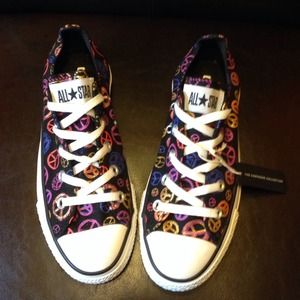 NOT FOR SALE, TRADED!!Converse Sneakers