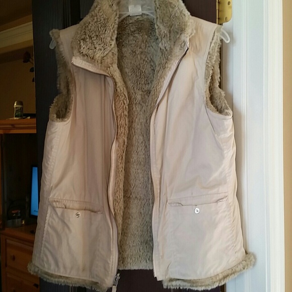 Beige vest
