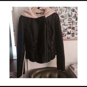 ✖️Firm $✖️Zara Trafaluc, Fur Lined, Hooded Jacket.