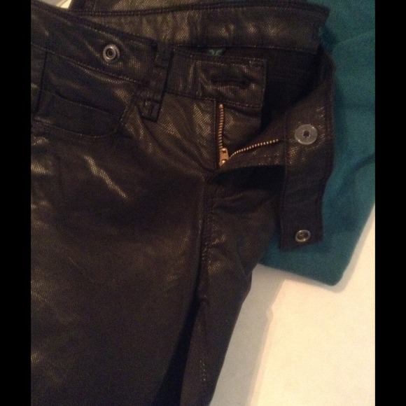 Black pleather like skinny pant - Picture 3 of 3