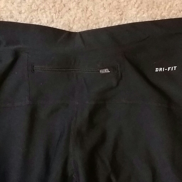 FLASH SALE! Nike Filament Running capris - Picture 3 of 3