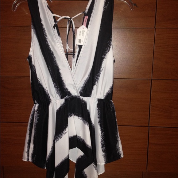 Price drop!!! "Always". New. Beautiful sexy top!!!