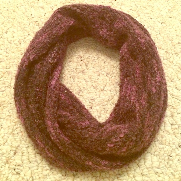 Sold in bundle. - Picture 1 of 2