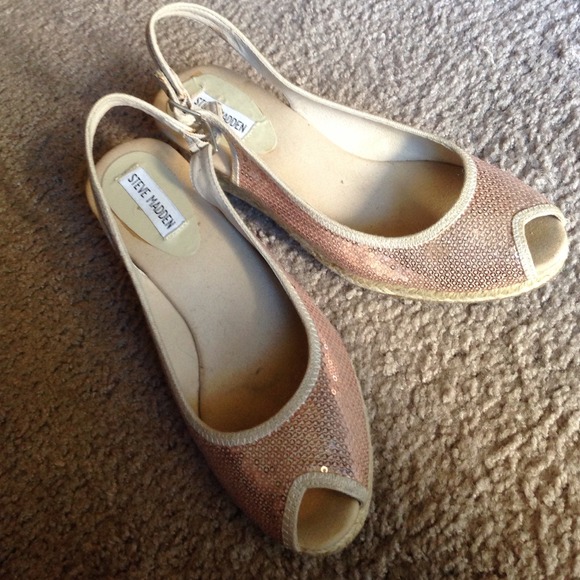 Size 9 sequined wedge sandal