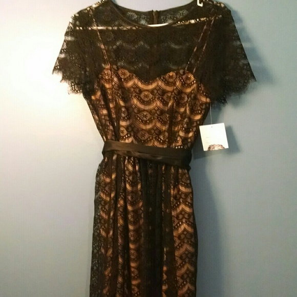 Donna morgan lace dress