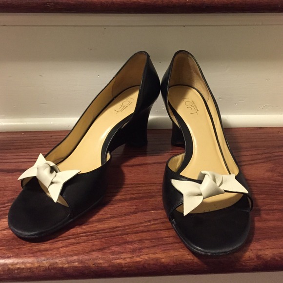 💎Sophisticated black leather wedge heel💎