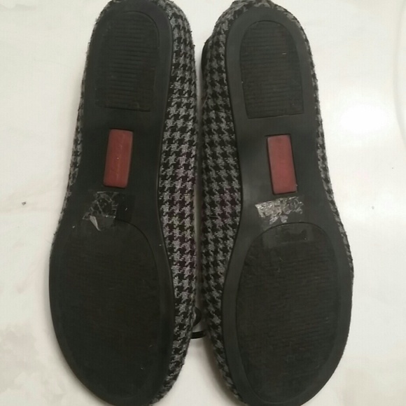 Gifted FINAL Final sale! Bongo houndstooth flats. - Picture 2 of 4