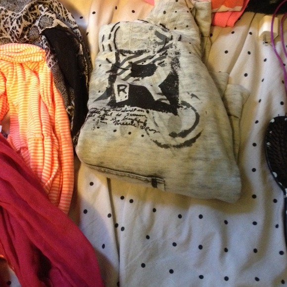 BUNDLE 🎁 - Picture 3 of 3