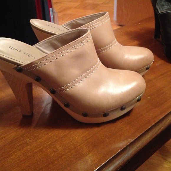 Nine West clogs with heel