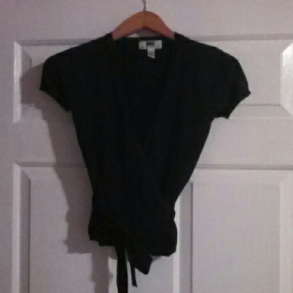 Moving to hawaii, must sell! DVF wrap sweater.