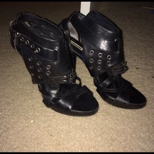 🏡Moving Sale!🏡 Pour La Victoire Sandals