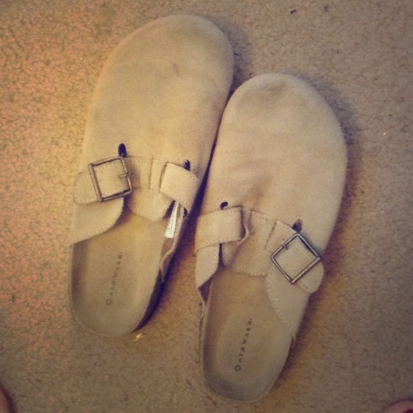 Airwalk Birkenstock-like clog