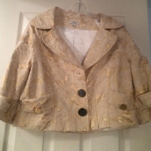 Beautiful blazer in beige with gold