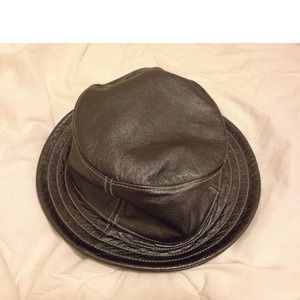 Marc jacobs bucket hat leather