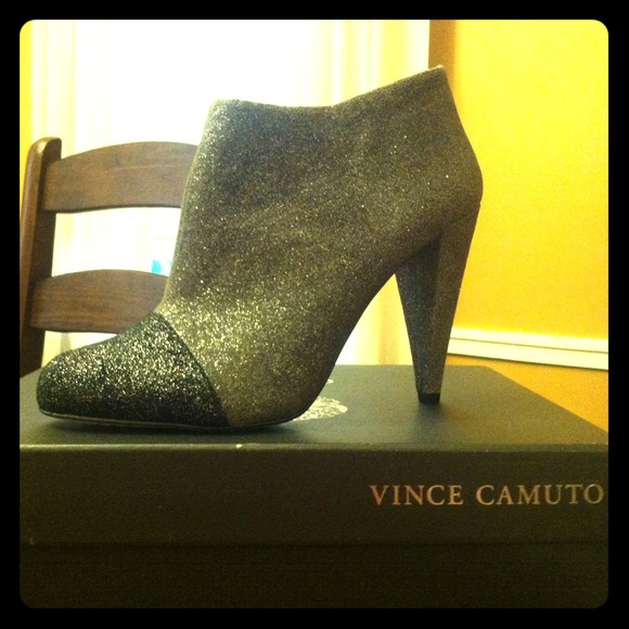 Vincent Camuto Amboy Dazzle Leather