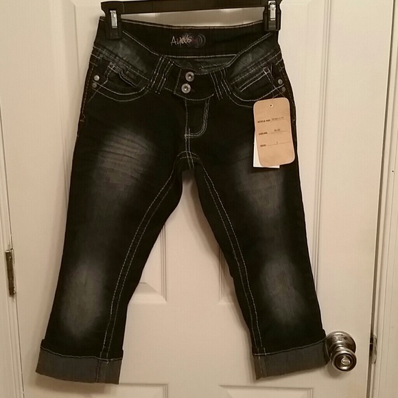 Capris - Picture 4 of 4
