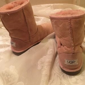 Pink short ugg boots