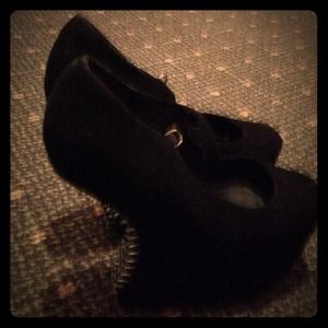 Authentic Jeffrey Campbell night nail size 9