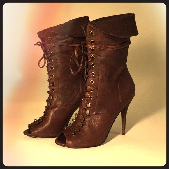 Guess Leather Peep-Toe Lace-up Boots 👢👢