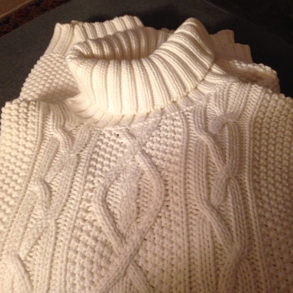 Ralph Lauren thick 100% cotton cable knit sweater
