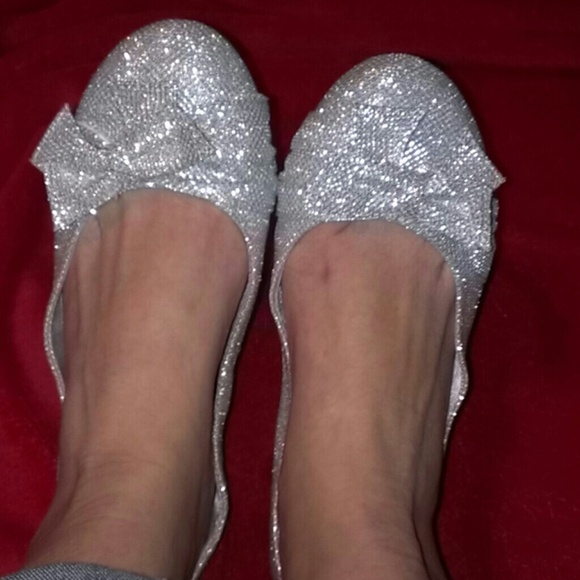 *SOLD in a bundle* - Picture 2 of 4