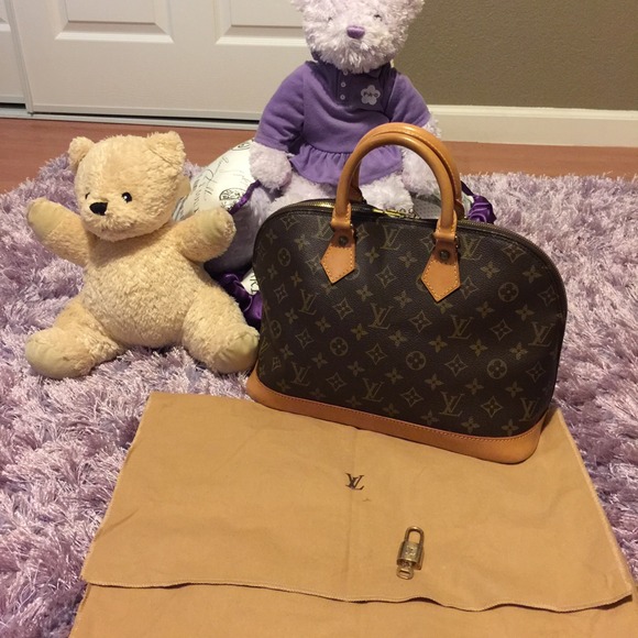 Louis Vuitton Alma PM