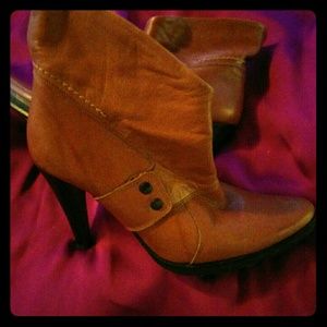 ***sold*** True Religion ankle booties