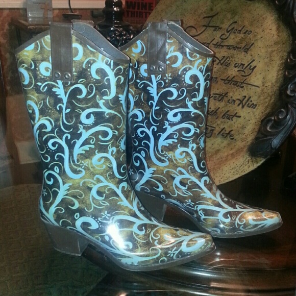 Fashion rain boots!