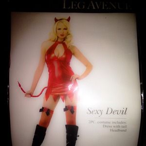 🔴😈SEXY DEVIL HALLOWEEN COSTUME!!!🔴 NEVER USED🔴