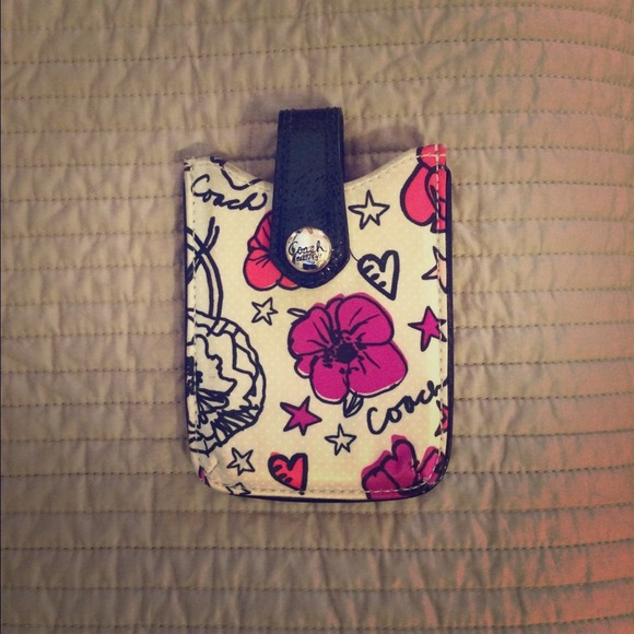 Adorable Authentic COACH cell phone case.💗